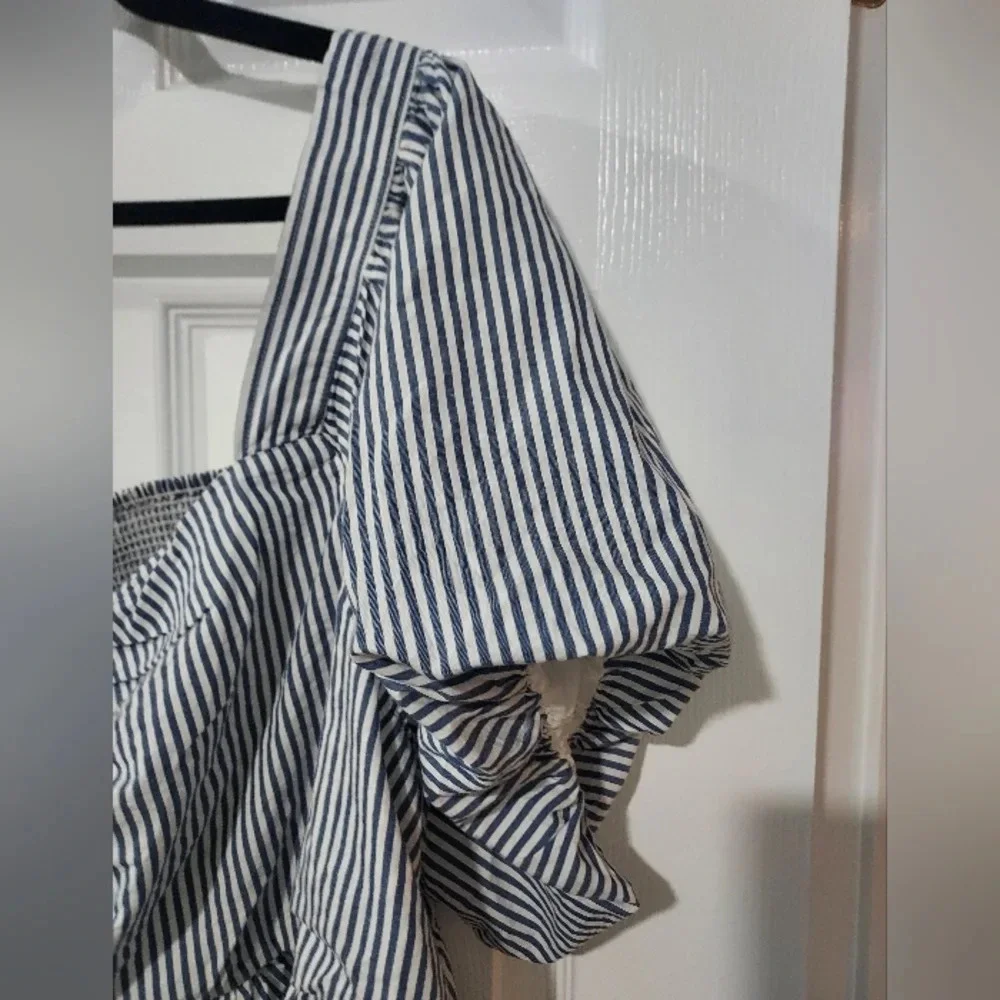 NWOT Old Navy Blue and White Striped Puff Sleeve Babydoll Blouse in Size 4X